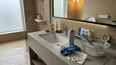 문지르지 않는 욕실 청소, 30초 방치로 물때 줄이는 4가지 루틴