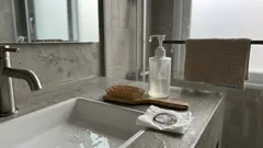 샴푸 전 1분 프리 브러싱이 거품과 엉킴을 바꾸는 이유